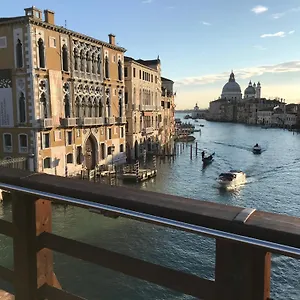 Homes & Holidays Appartement Venise