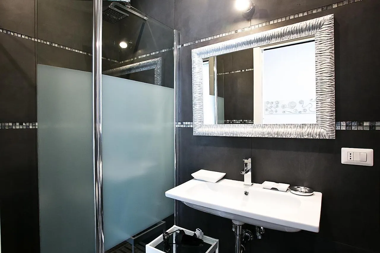 Rome Key Luxury House Hotell 3*,